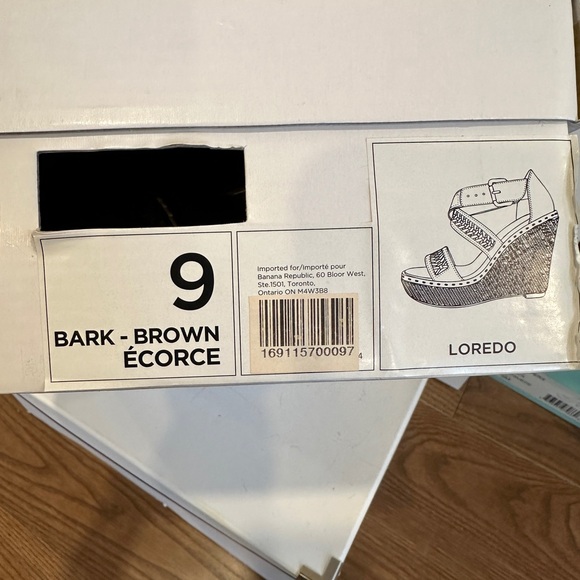 High woven strappy wedge. - Picture 2 of 7